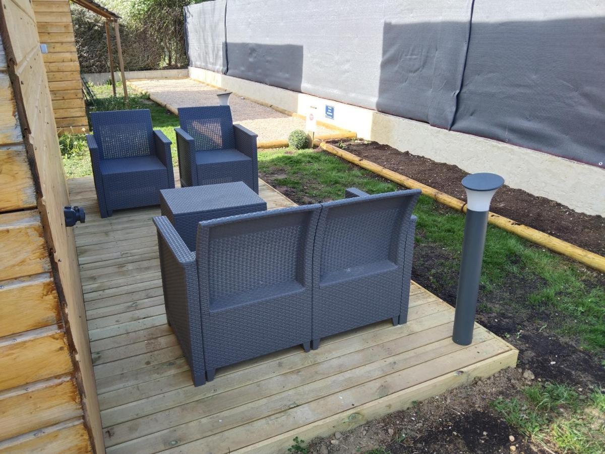 Cottage Calme Via Rhona Avec Piscine Chavanoz Zewnętrze zdjęcie